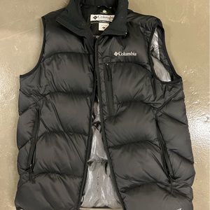 Men’s Columbia black puffer vest